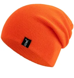 modna-czapka-zimowa-beanie