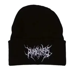 czarna-czapka-zimowa-beanie-z-haftem