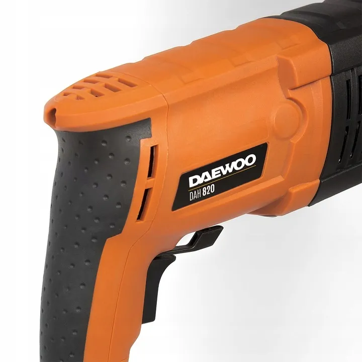 mlot-udarowy-mlotowiertarka-daewoo-dah-820