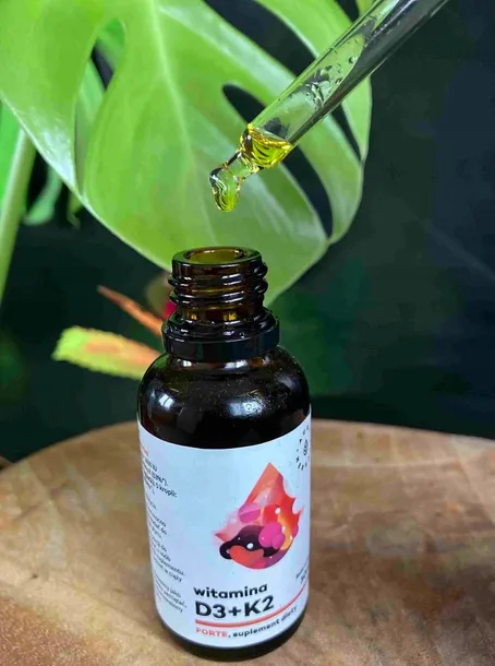 witamina-d3-k2mk7-forte-30ml-aura-herbals-cechy-dodatkowe-bez-cukru-bezalkoholowy-czysty-bez-dodatkow