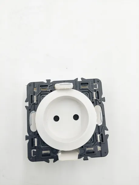 legrand-celiane-080261b-gniazdo-pojedyncze-biale-liczba-gniazdek-1-szt