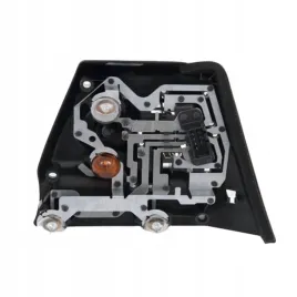 uchwyt-zarowki-lampa-tylna-zespolona-magneti-marelli-715010723704