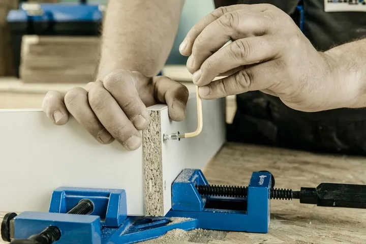 scisk-katowy-hoegert-technik