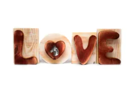 kon-arabski-drewniany-napis-love-dekoracja-wnetrza-z-koniem-urocza-ozdo