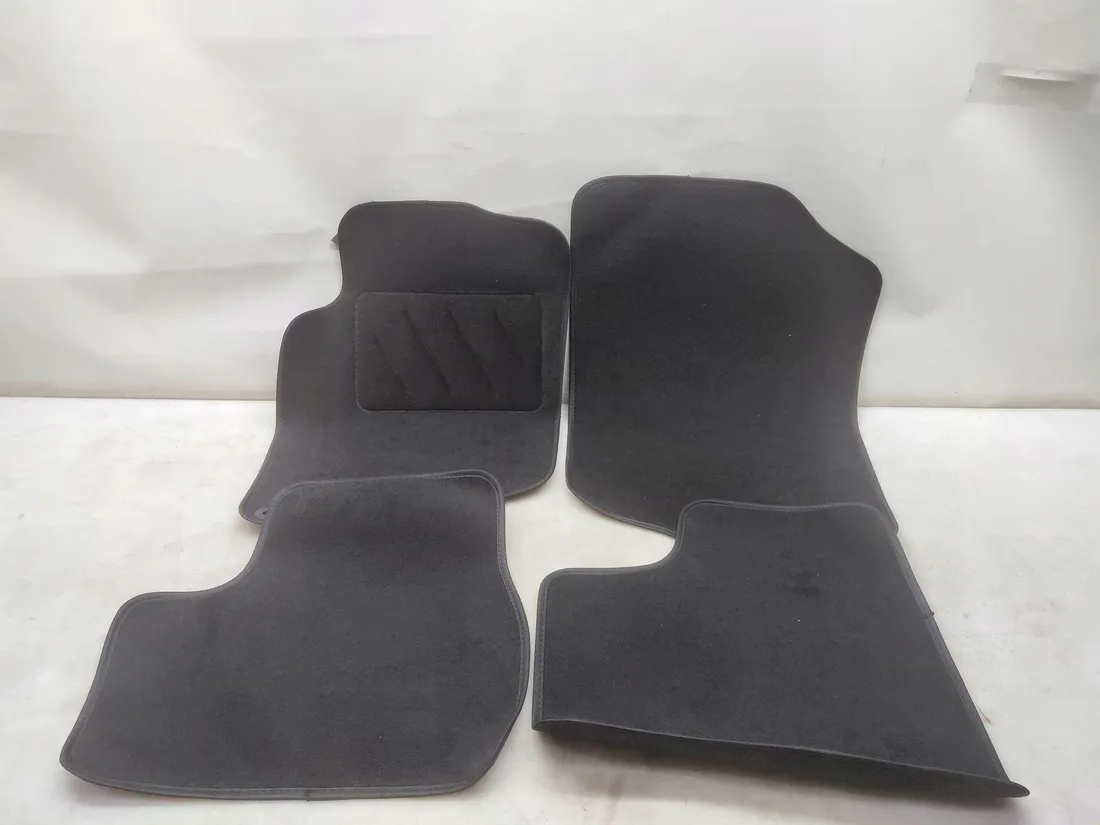 dbs-dywaniki-samochodowe-do-208-2008