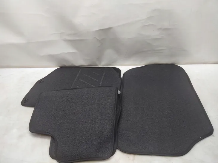 dbs-dywaniki-samochodowe-do-208-2008-numer-katalogowy-producenta-59115