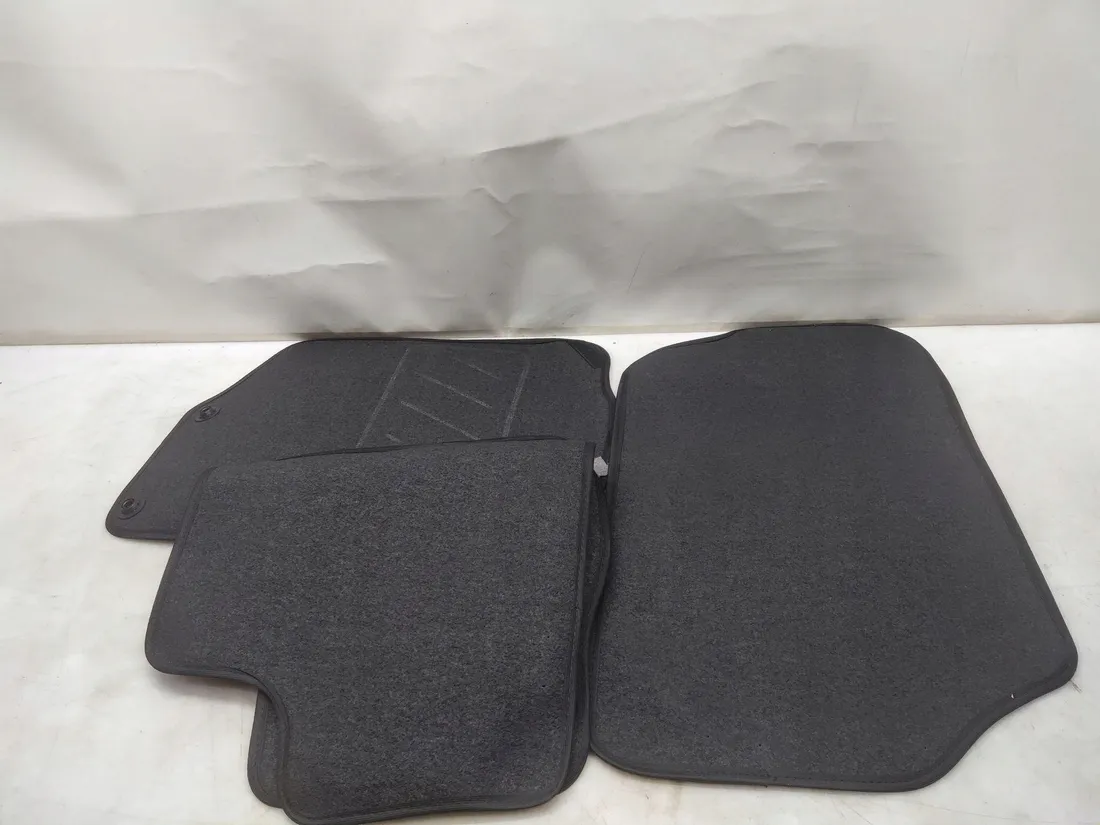 dbs-dywaniki-samochodowe-do-208-2008