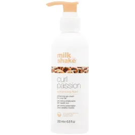 podkreslenie-skretu-i-miekkosc-wlosow-z-milk-shake-curl-passion-200-ml