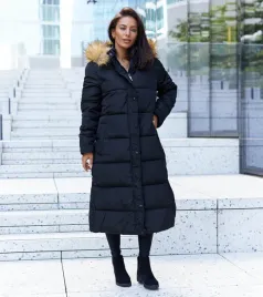 czarna-dluga-kurtka-z-dopinanym-kapturem-fela