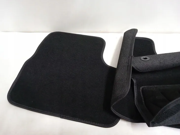 dbs-dywaniki-samochodowe-do-208-2012-2019-liczba-elementow-komplety