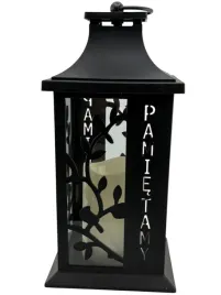latarenka-led-1-24-yze-z-napisem-pamietamy-30-cm-czarna-1