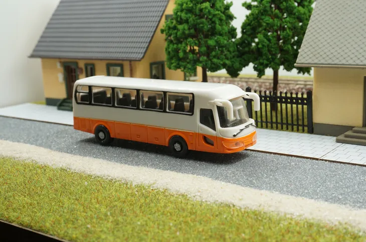 autobus-podmiejski-h0