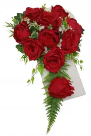 stroik-deska-biala-wiazanka-grob-cmentarz-serce-czerwone-roze