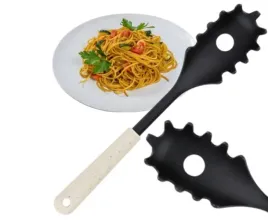 ernesto-lyzka-kuchenna-do-nakladania-makaronu