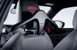 wieszak-na-marynarke-na-zaglowku-alfa-romeo-tonale