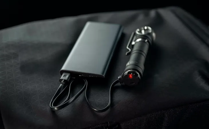 latarka-czolowa-armytek-wizard-c2-pro-max-lr-warm-marka-armytek