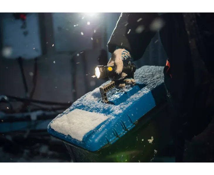 latarka-armytek-prime-c2-pro-max-white-material-aluminium