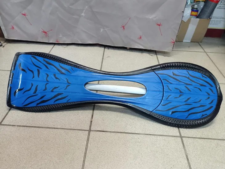 deskorolka-enero-0-niebieski-kolor-niebieski