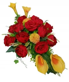 stroik-gesty-wiazanka-na-grob-cmentarz-czerwone-roze-zolte-kalie
