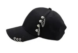 czapka-z-daszkiem-bejsbolowka-piercing