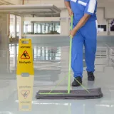 stojak-uwaga-slisko-j-niemiecki-rodzaj-stojak