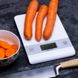waga-kuchenna-biala-5-kg-kinghoff-stan-nowy