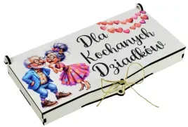 dzien-babci-i-dziadka-pudelko-na-czekolade-personalizacja-zawieszka-gratis