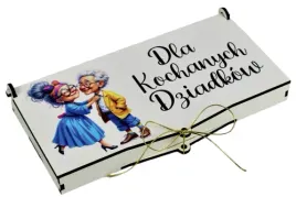 dzien-babci-i-dziadka-pudelko-na-czekolade-personalizacja-zawieszka-gratis