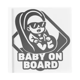 naklejka-baby-on-board-w-aucie-z-dzieckiem-w-foteliku-bobas-w-aucie