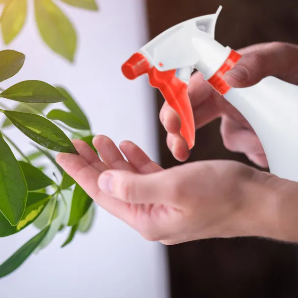 spryskiwacz-do-kwiatow-zasilanie-reczne