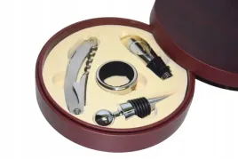 komplet-do-wina-w-drewnianym-pudelku