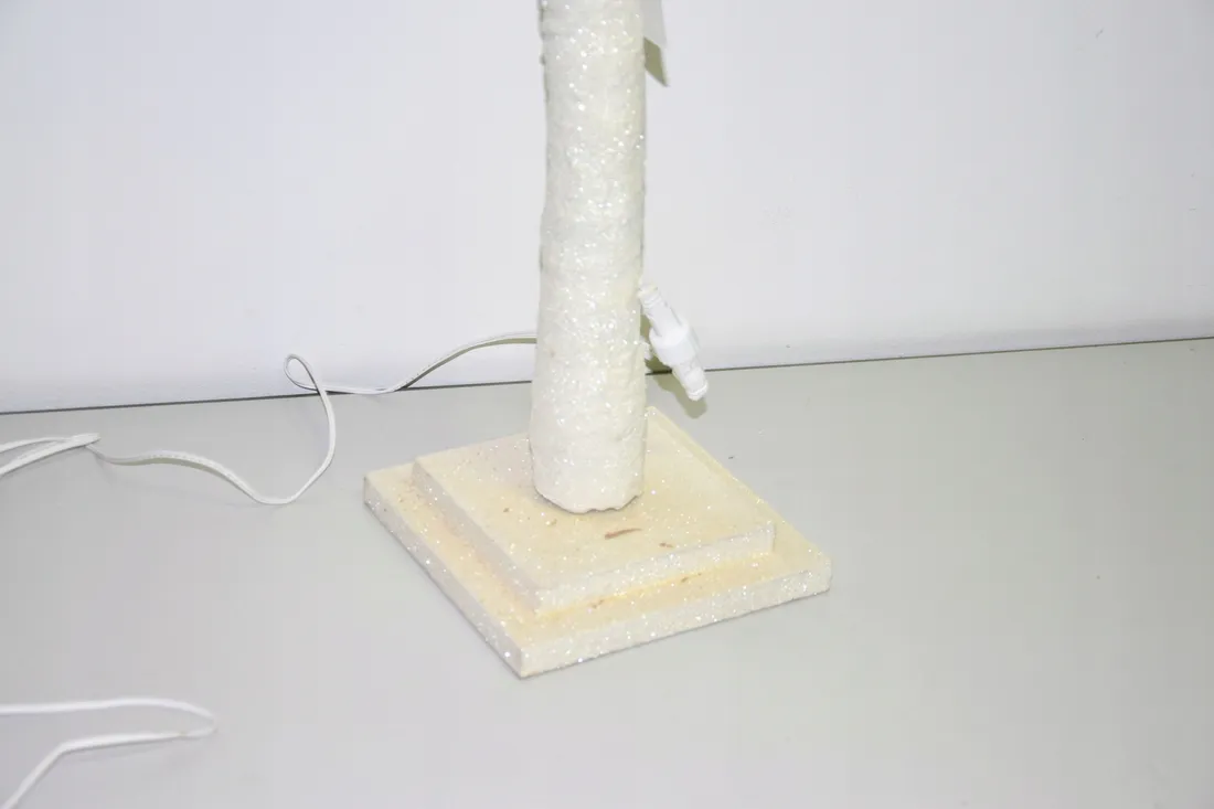 drzewko-led-biale-srednie-120cm