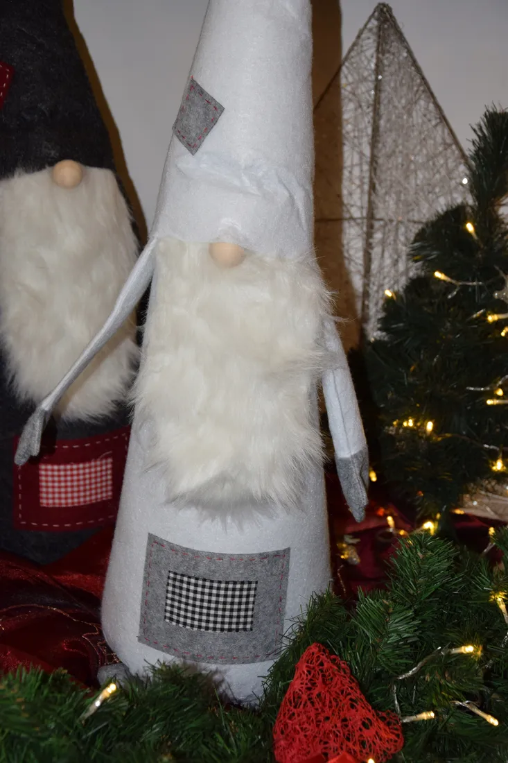materialowy-skrzat-bialy-95cm