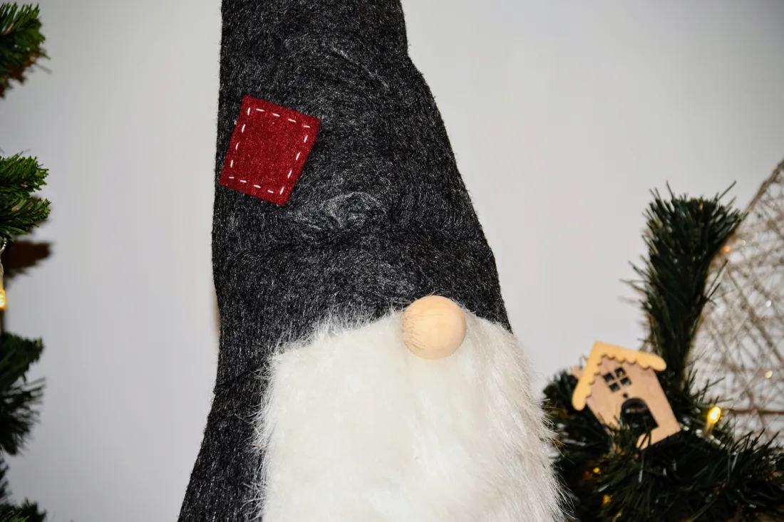 materialowy-skrzat-grafitowy-95cm