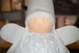 materialowy-skrzat-bialy-56cm-szerokosc-produktu-20-cm