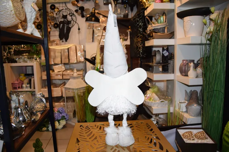 materialowy-skrzat-bialy-56cm-stan-nowy-motyw-skrzat
