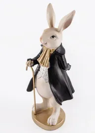 krolik-z-laska-w-czarnym-plaszczu-115x9x26-cm