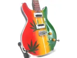 mini-gitara-w-stylu-bob-marley-tribute-ganja-1-4-stan-nowy-kod-producenta-mgt-0468
