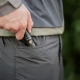 latarka-led-fenix-e28r-v2-0-wiazka-swiatla-regulowana