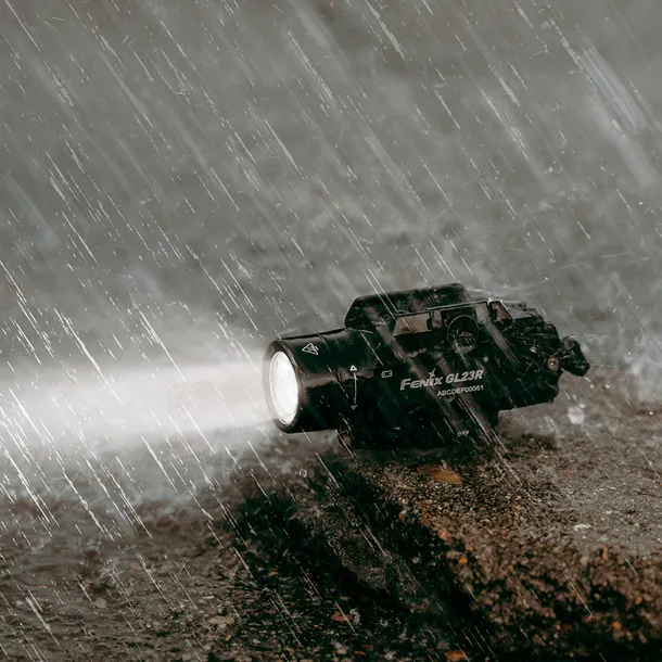latarka-na-bron-fenix-gl23r-maksymalna-sila-swiatla-1200-lm