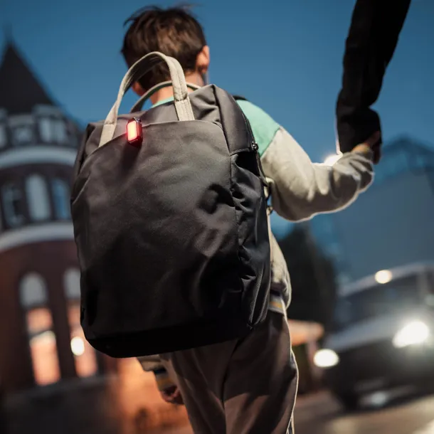 latarka-led-fenix-mini-lite-cechy-dodatkowe-klips-do-mocowania