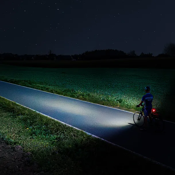 latarka-rowerowa-fenix-bc22r-waga-157-g