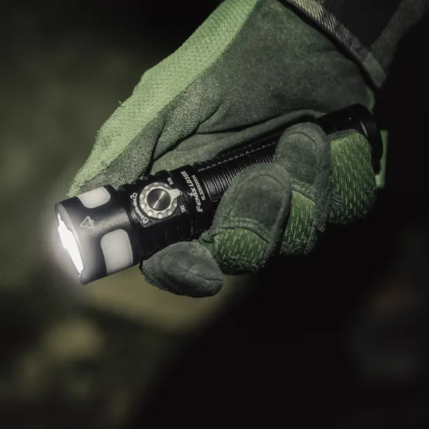 latarka-led-fenix-ld35r-zasilanie-akumulatorowe