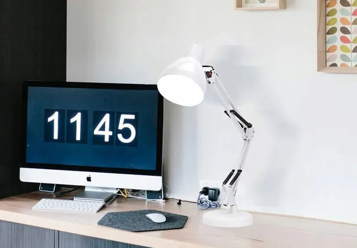 lampka-na-biurko-led-kreslarska-szkolna-regulowana-e27-230v-stojaca-klips-kolekcja-smart