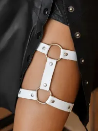 podwiazka-biala-garter-eko-skora-gothic-kolo