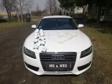 dekoracja-na-auto-slubne-ozdoby-na-samochod-stan-nowy