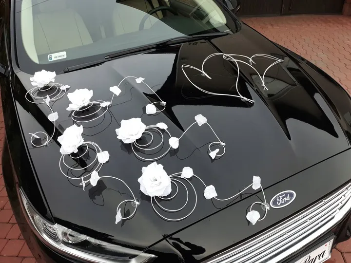 dekoracja-samochodu-ozdoby-na-auto-do-slubu-platki-stan-nowy