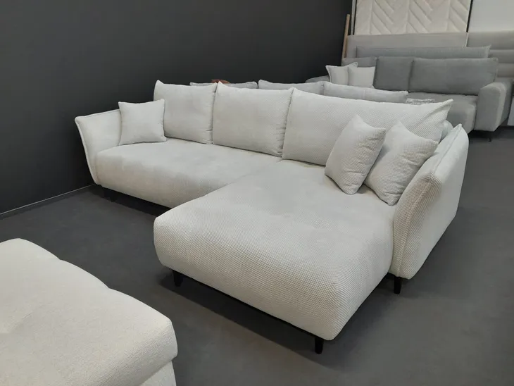 naroznik-bari-strona-prawa-powystawowy-glebokosc-mebla-157-cm