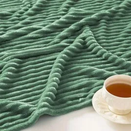 miekki-koc-flanelowy-150x200-cm-narzuta-ciepla-jasnozielony