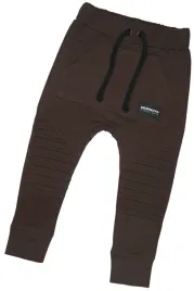 spodnie-dresowe-dla-chlopca-despacito-czekoladowe-r-134-produkt-polski